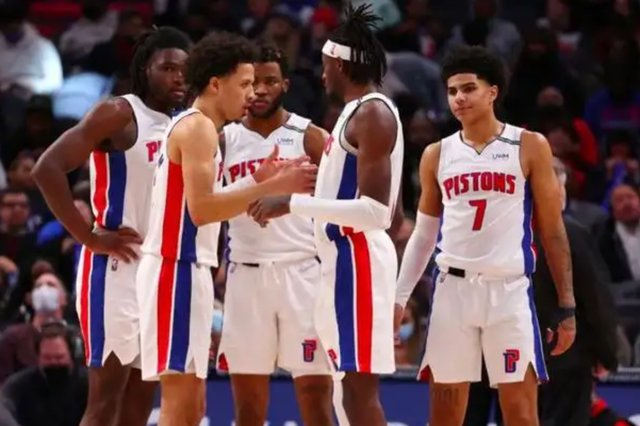 铜梁龙致谢蓉城：期待成渝两地共同推动西部足球事业蓬勃发展（铜梁龙感谢蓉城，盼成渝携手促西部足球腾飞）