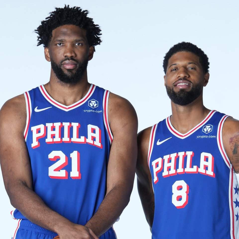 亨利批萨拉赫：此类事情不应公开谈论，我在巴萨时就没这么干（亨利质疑萨拉赫：这类事不该公开，我在巴萨从未这样做）