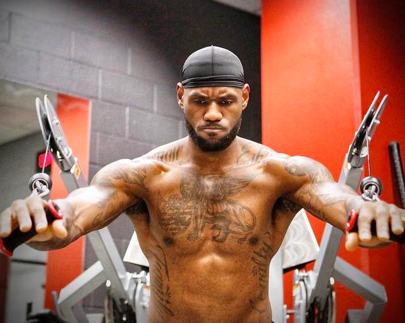 中国女排国青3-0突尼斯 取得U19世锦赛开门红 黄悦鑫12分全队最高（U19世锦赛开门红：中国女排国青3-0突尼斯，黄悦鑫拿下12分全队最高）