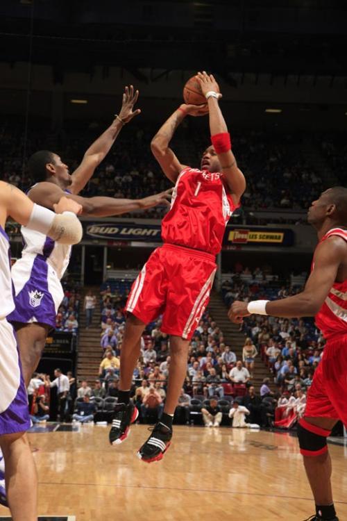 孔蒂：球员承担责任展现了成长，此刻我们不怕任何事物任何人（孔蒂：球队勇于担责体现成长，如今我们无惧任何对手与挑战）