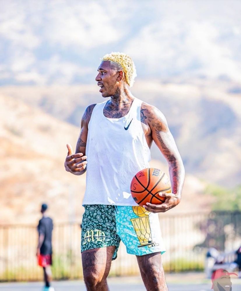 关键时刻谁在承担责任（危急关头，谁来扛起责任？）