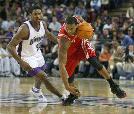 官方：除了被停赛一场之外，阿莱格里还被罚款1万欧元（官方：阿莱格里被禁赛1场并罚款1万欧元）